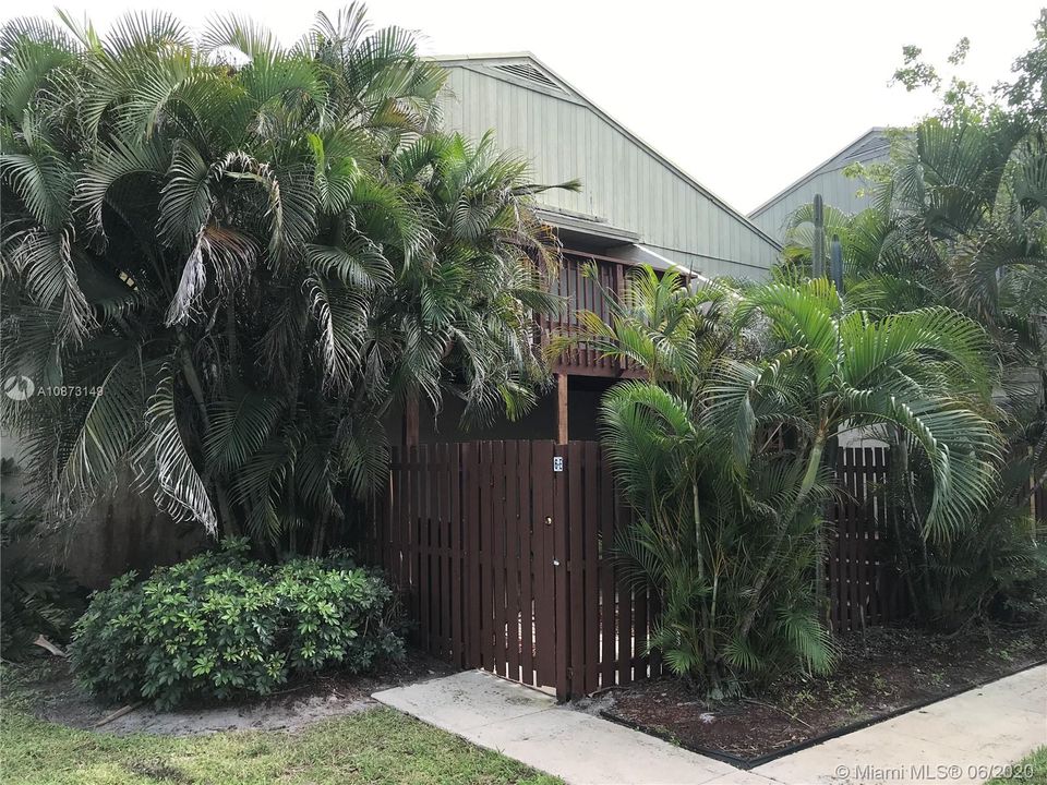 Recently Sold: $99,000 (2 beds, 1 baths, 953 Square Feet)