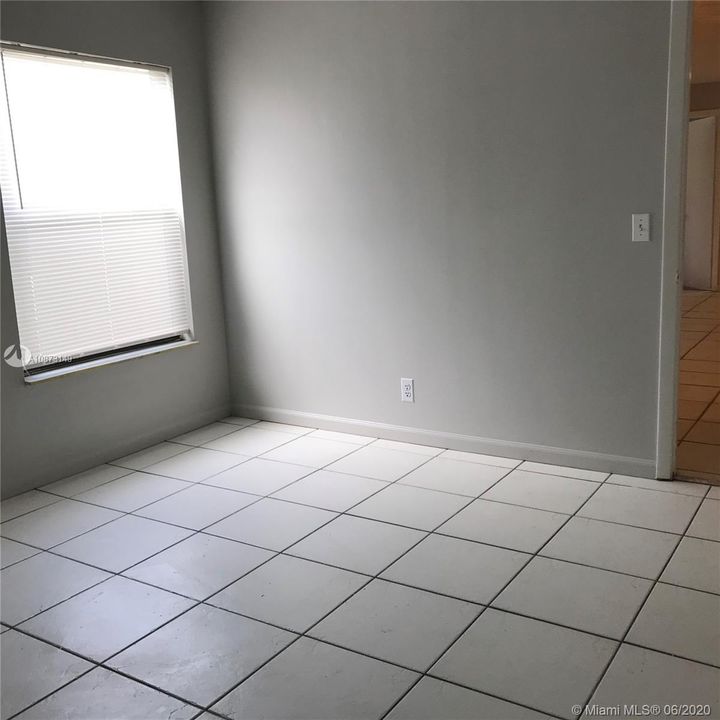 Recently Sold: $99,000 (2 beds, 1 baths, 953 Square Feet)