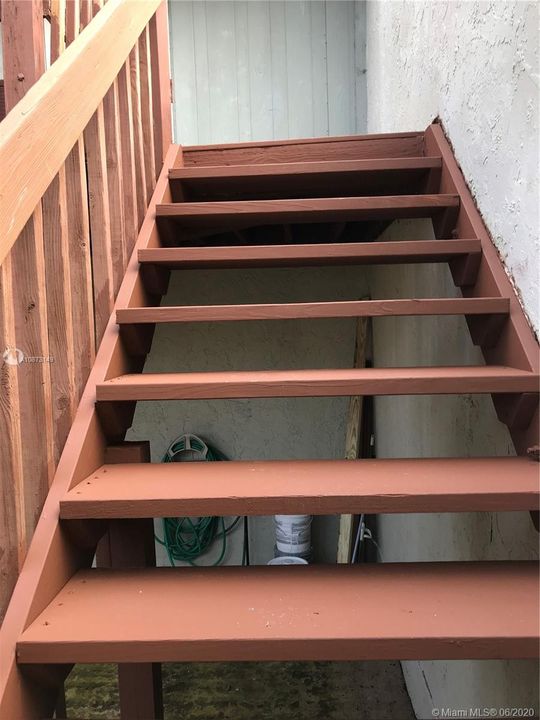 Recently Sold: $99,000 (2 beds, 1 baths, 953 Square Feet)