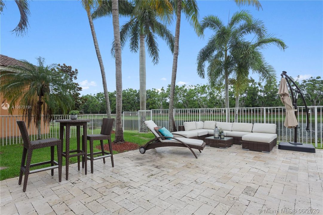 Recently Rented: $6,900 (6 beds, 5 baths, 4128 Square Feet)