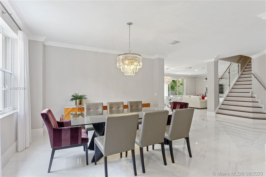 Recently Rented: $6,900 (6 beds, 5 baths, 4128 Square Feet)