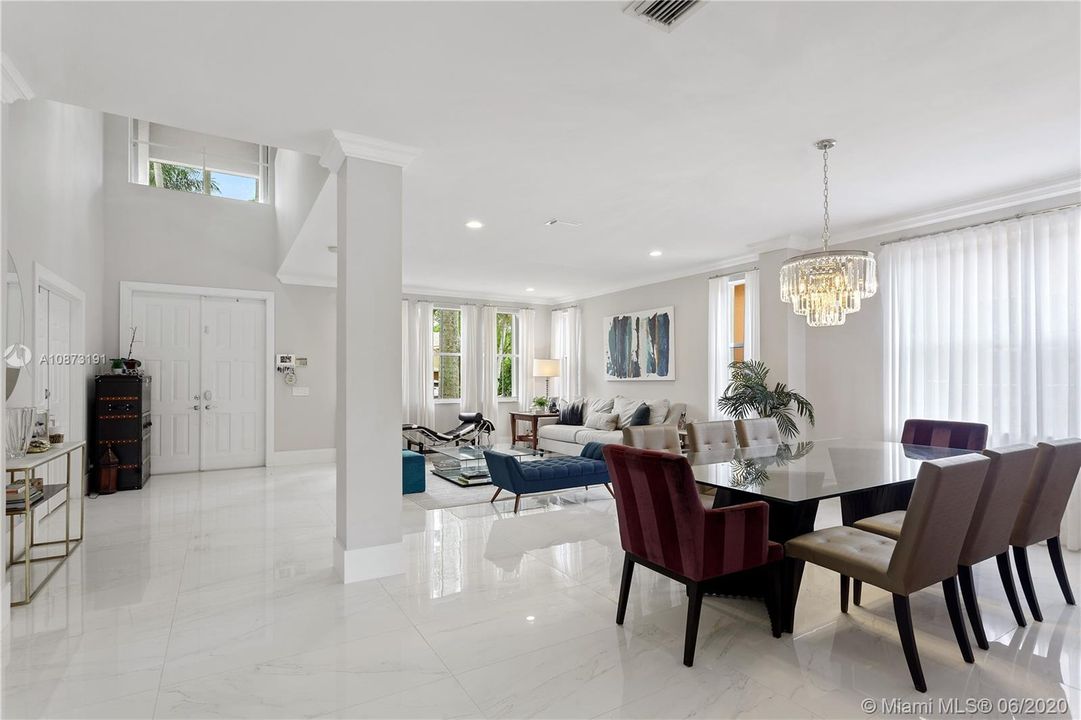 Recently Rented: $6,900 (6 beds, 5 baths, 4128 Square Feet)