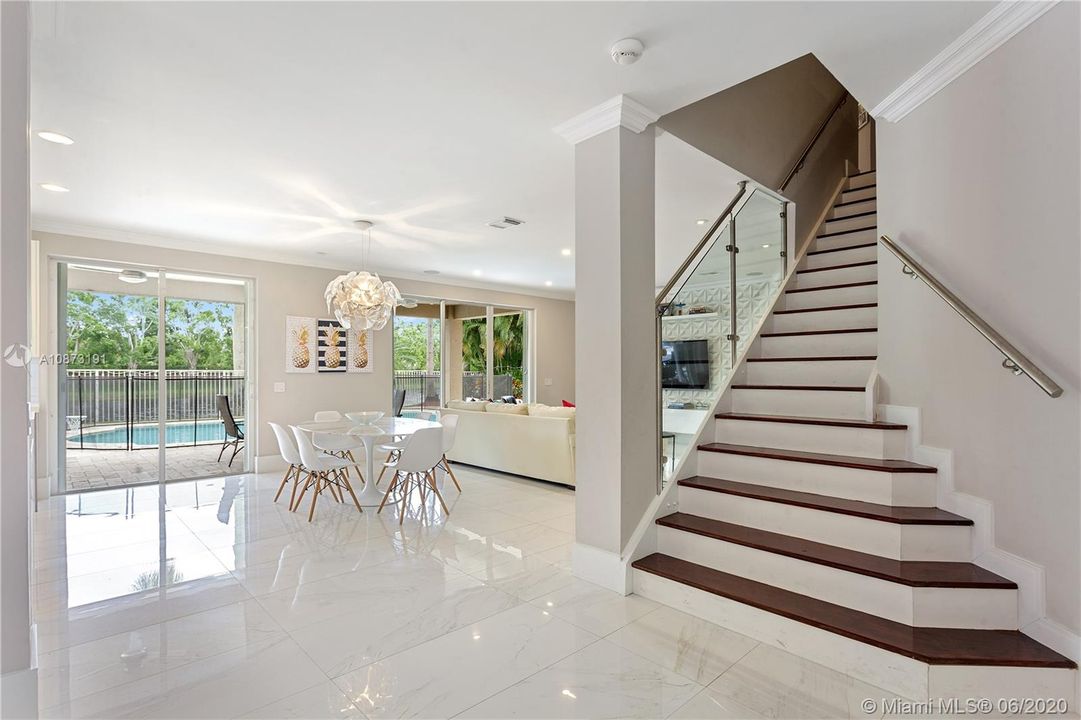 Recently Rented: $6,900 (6 beds, 5 baths, 4128 Square Feet)