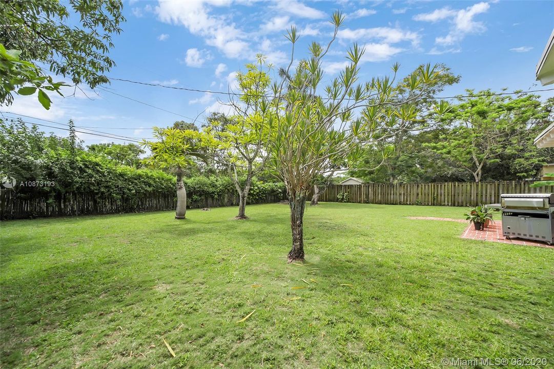 Recently Sold: $549,000 (4 beds, 3 baths, 1919 Square Feet)