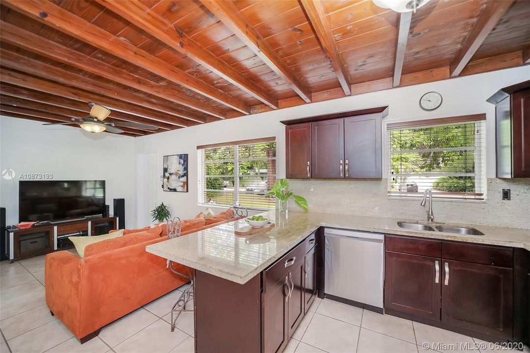 Recently Sold: $549,000 (4 beds, 3 baths, 1919 Square Feet)