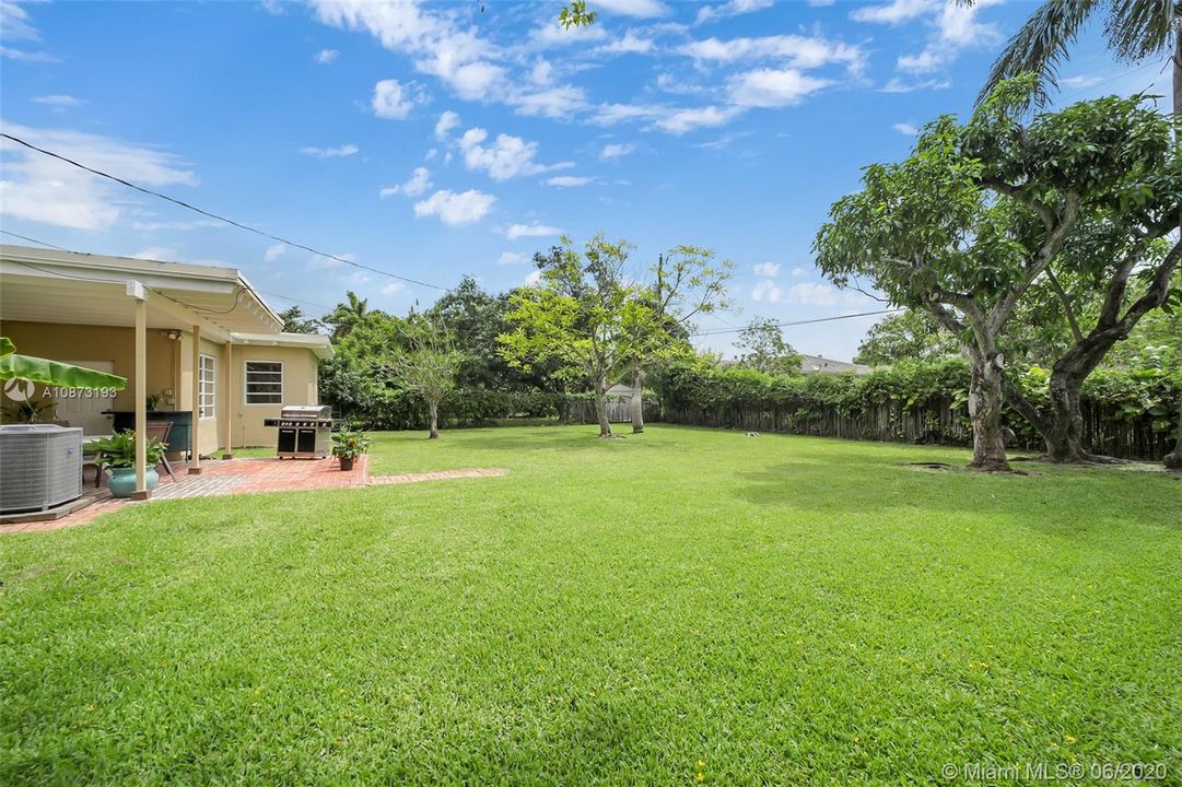 Recently Sold: $549,000 (4 beds, 3 baths, 1919 Square Feet)