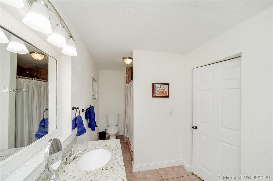 Recently Sold: $549,000 (4 beds, 3 baths, 1919 Square Feet)