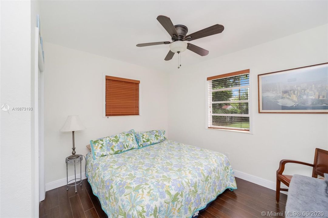 Recently Sold: $549,000 (4 beds, 3 baths, 1919 Square Feet)