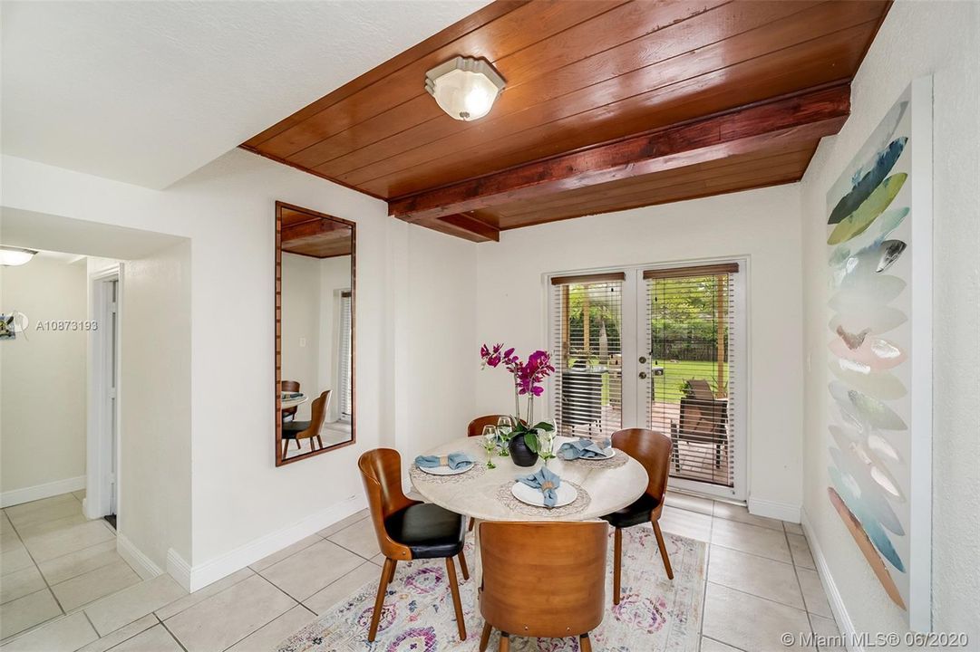 Recently Sold: $549,000 (4 beds, 3 baths, 1919 Square Feet)