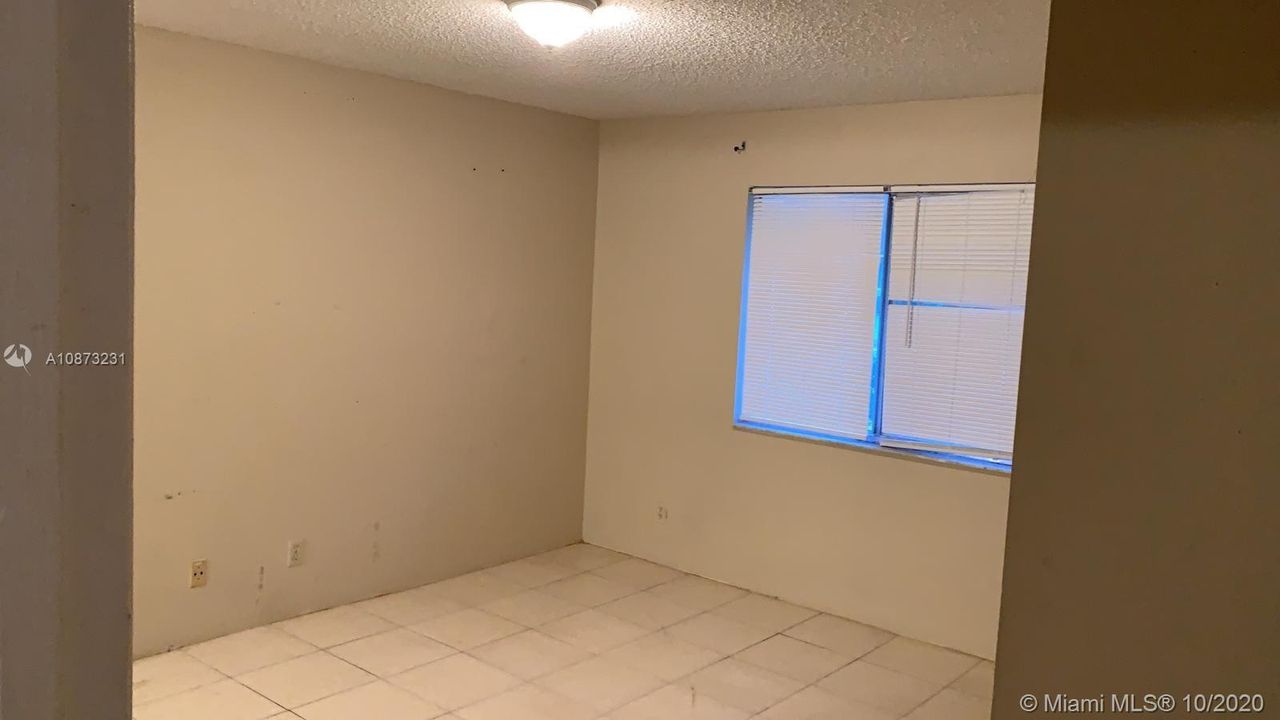 Recently Sold: $147,000 (3 beds, 2 baths, 1312 Square Feet)