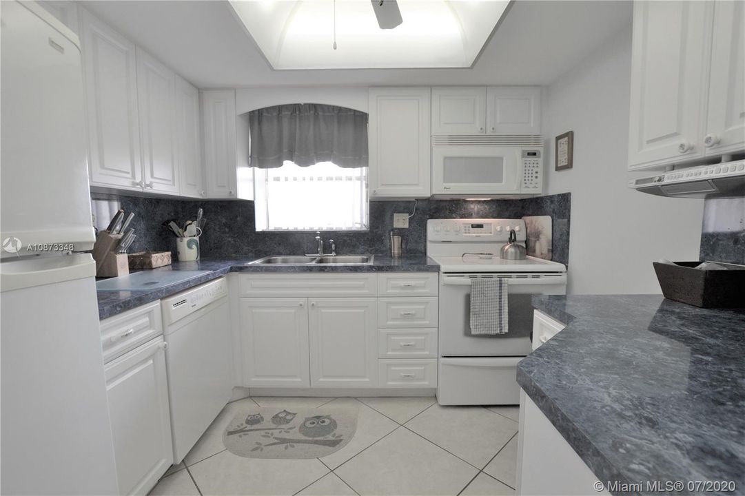 Recently Sold: $88,000 (2 beds, 2 baths, 895 Square Feet)