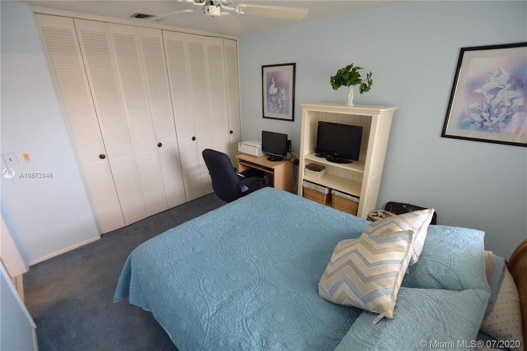 Recently Sold: $88,000 (2 beds, 2 baths, 895 Square Feet)