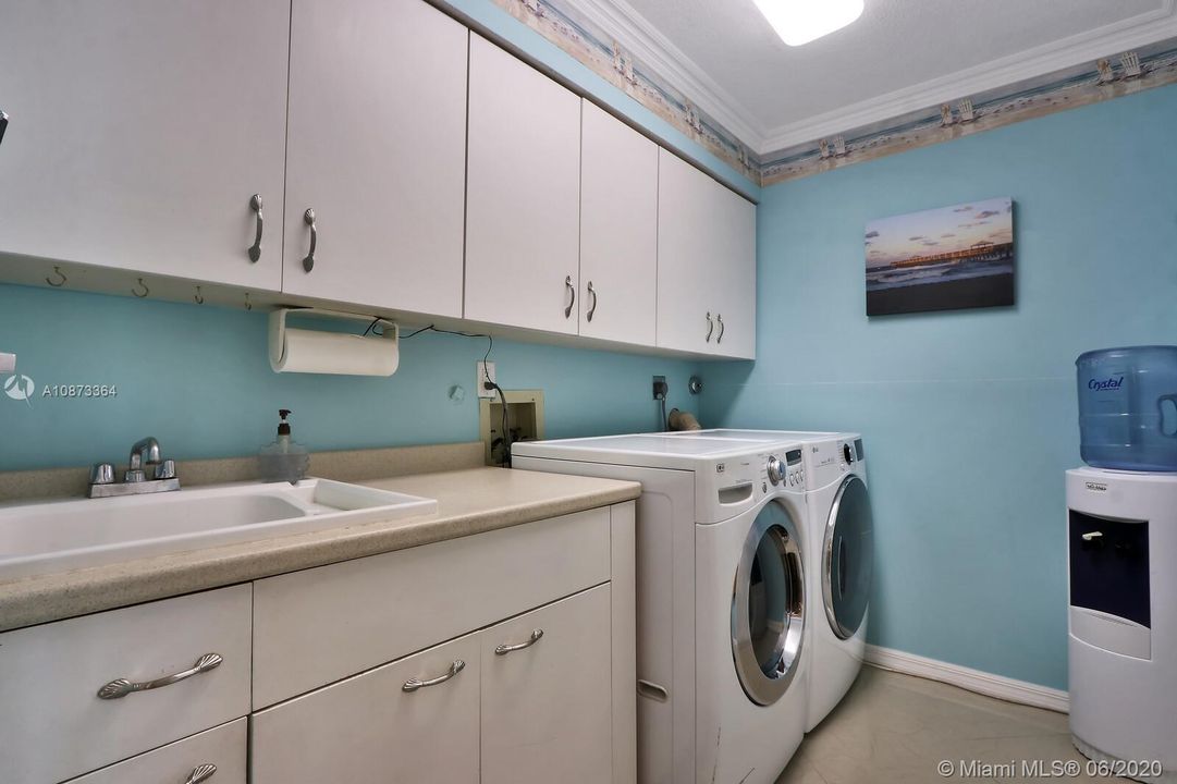 Recently Sold: $509,900 (3 beds, 2 baths, 2042 Square Feet)