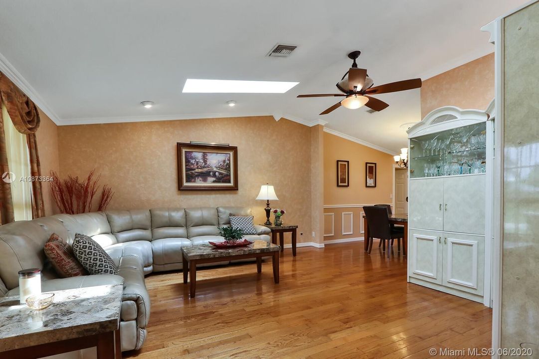Recently Sold: $509,900 (3 beds, 2 baths, 2042 Square Feet)