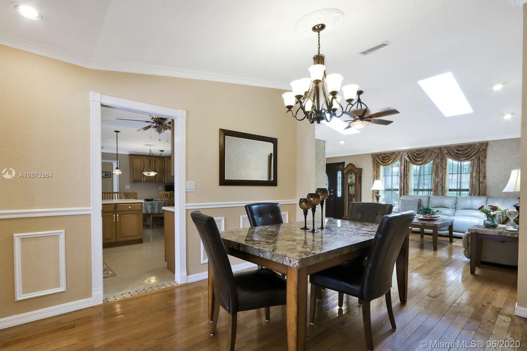 Recently Sold: $509,900 (3 beds, 2 baths, 2042 Square Feet)