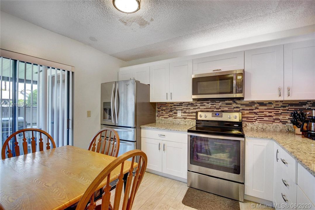 Recently Sold: $195,000 (3 beds, 2 baths, 1347 Square Feet)