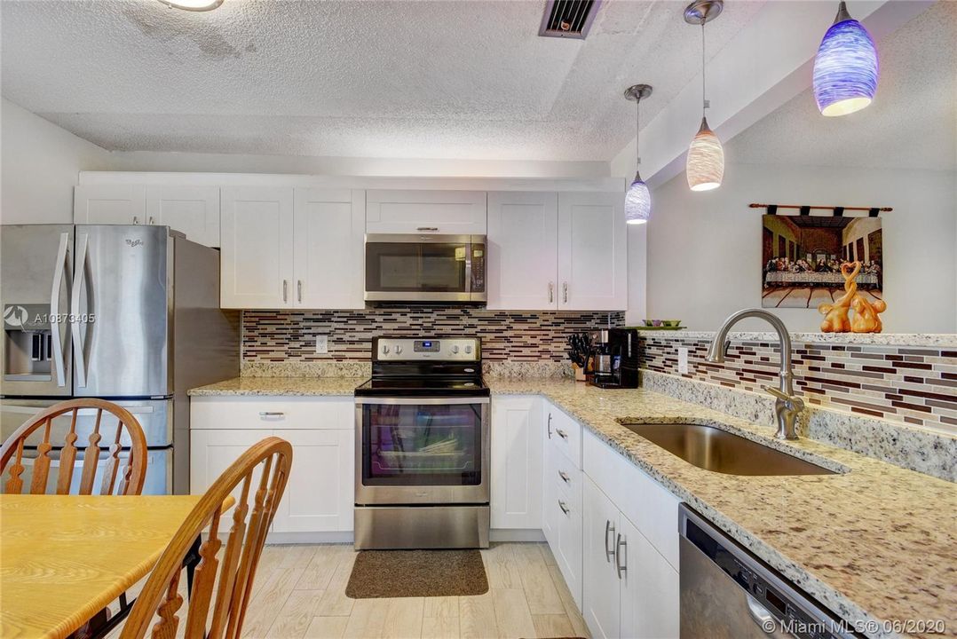 Recently Sold: $195,000 (3 beds, 2 baths, 1347 Square Feet)