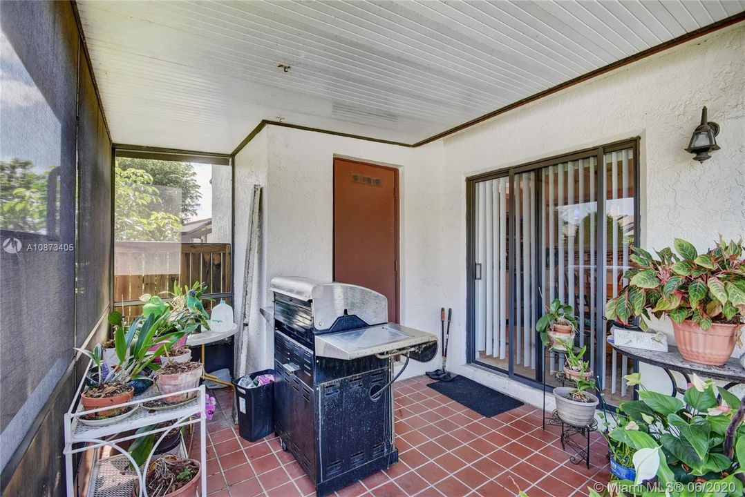 Recently Sold: $195,000 (3 beds, 2 baths, 1347 Square Feet)