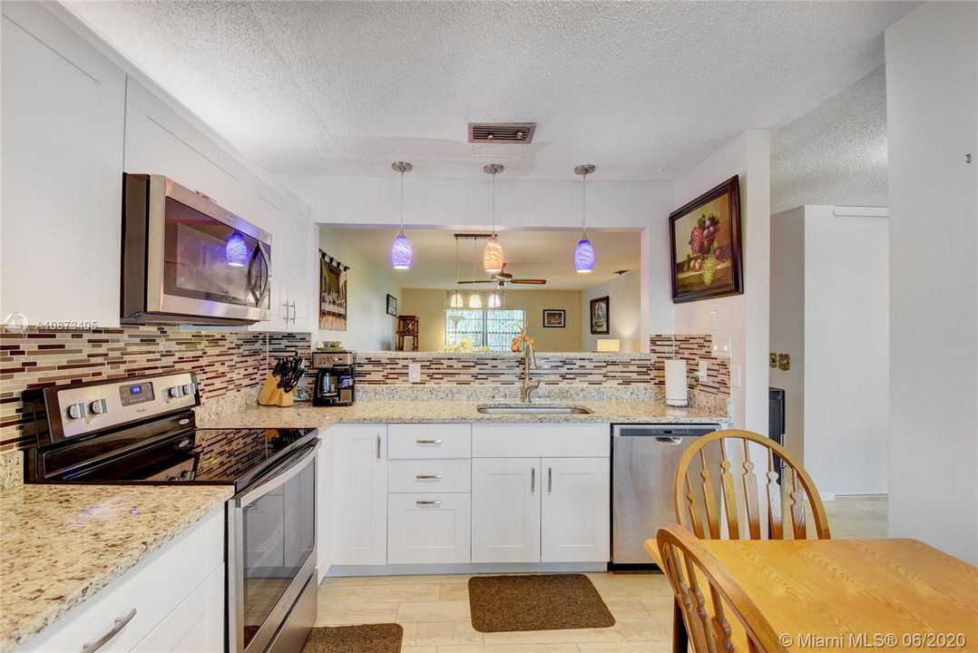 Recently Sold: $195,000 (3 beds, 2 baths, 1347 Square Feet)