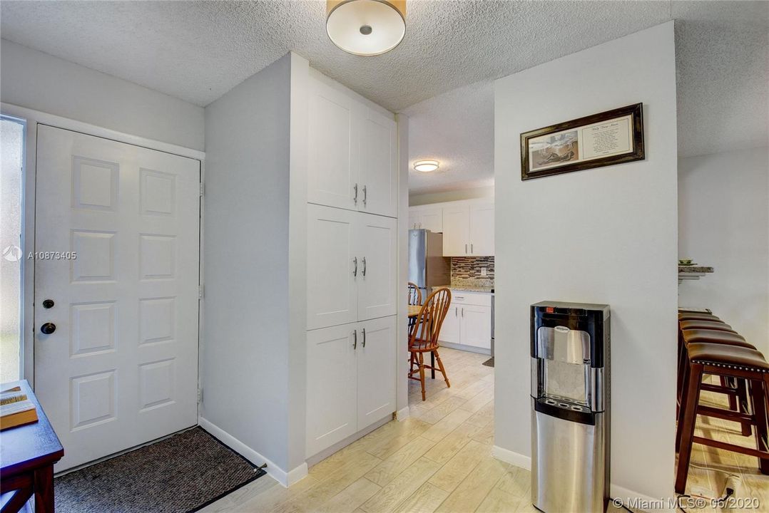 Recently Sold: $195,000 (3 beds, 2 baths, 1347 Square Feet)