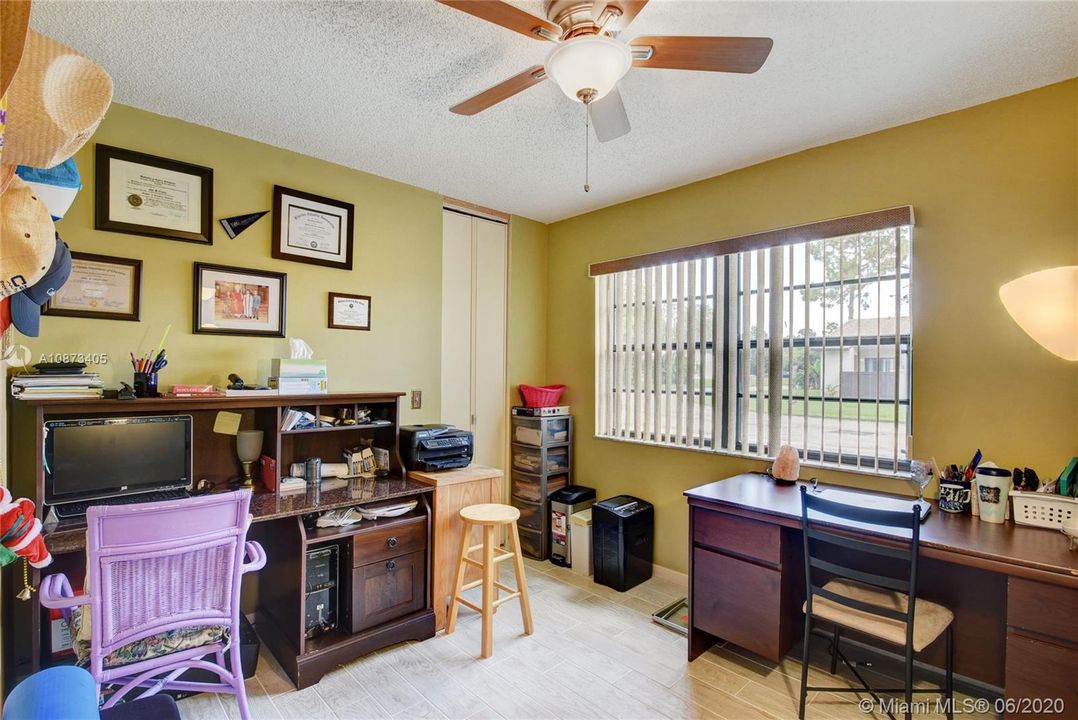 Recently Sold: $195,000 (3 beds, 2 baths, 1347 Square Feet)