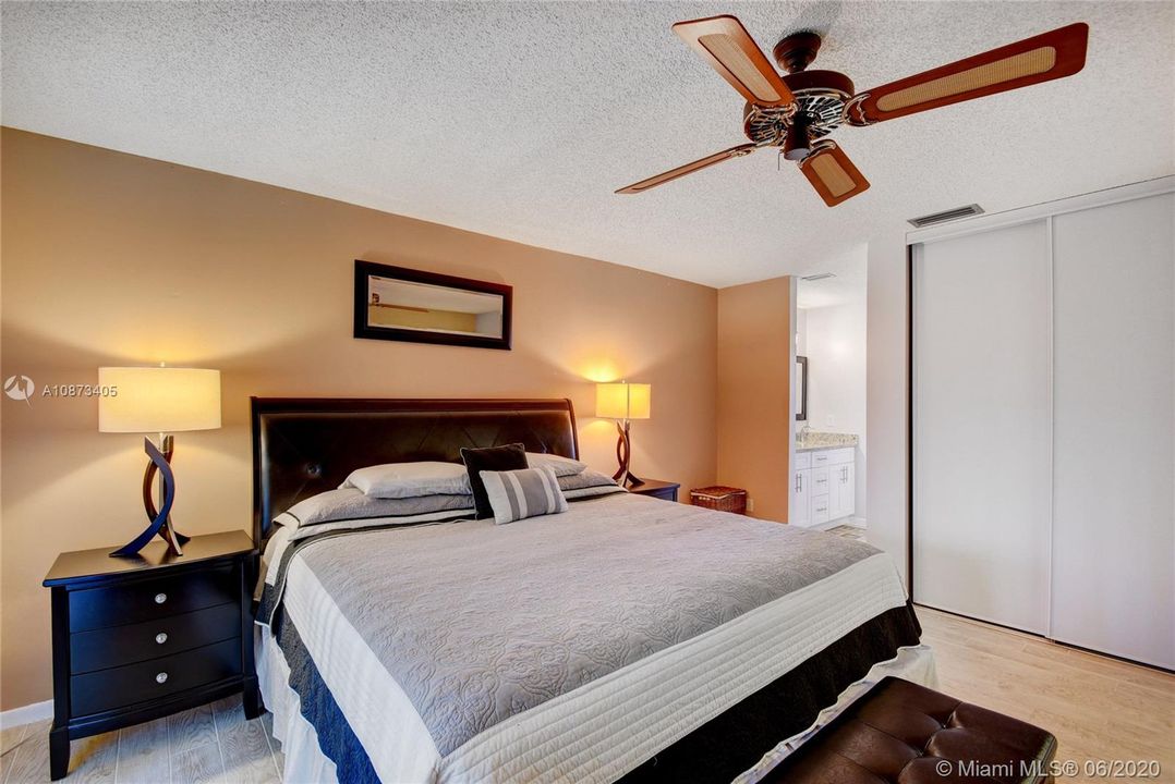 Recently Sold: $195,000 (3 beds, 2 baths, 1347 Square Feet)