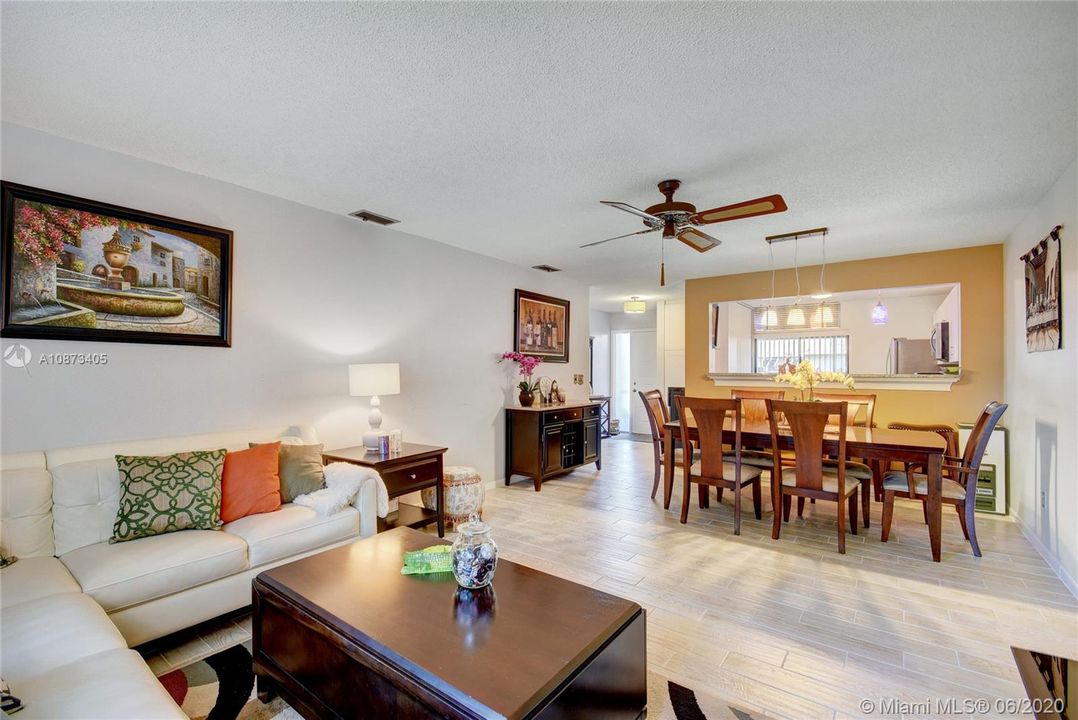 Recently Sold: $195,000 (3 beds, 2 baths, 1347 Square Feet)