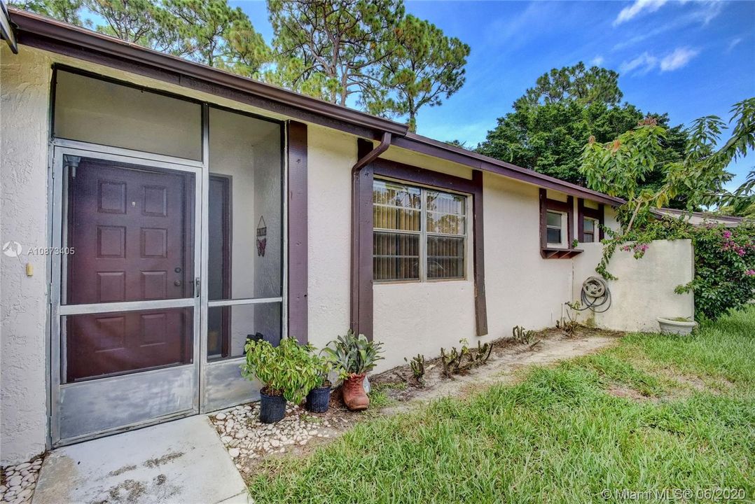 Recently Sold: $195,000 (3 beds, 2 baths, 1347 Square Feet)