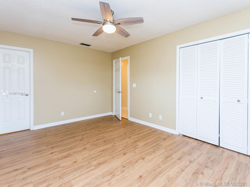 Vendido Recientemente: $260,000 (3 camas, 2 baños, 1144 Pies cuadrados)