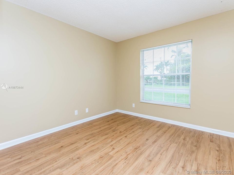 Vendido Recientemente: $260,000 (3 camas, 2 baños, 1144 Pies cuadrados)