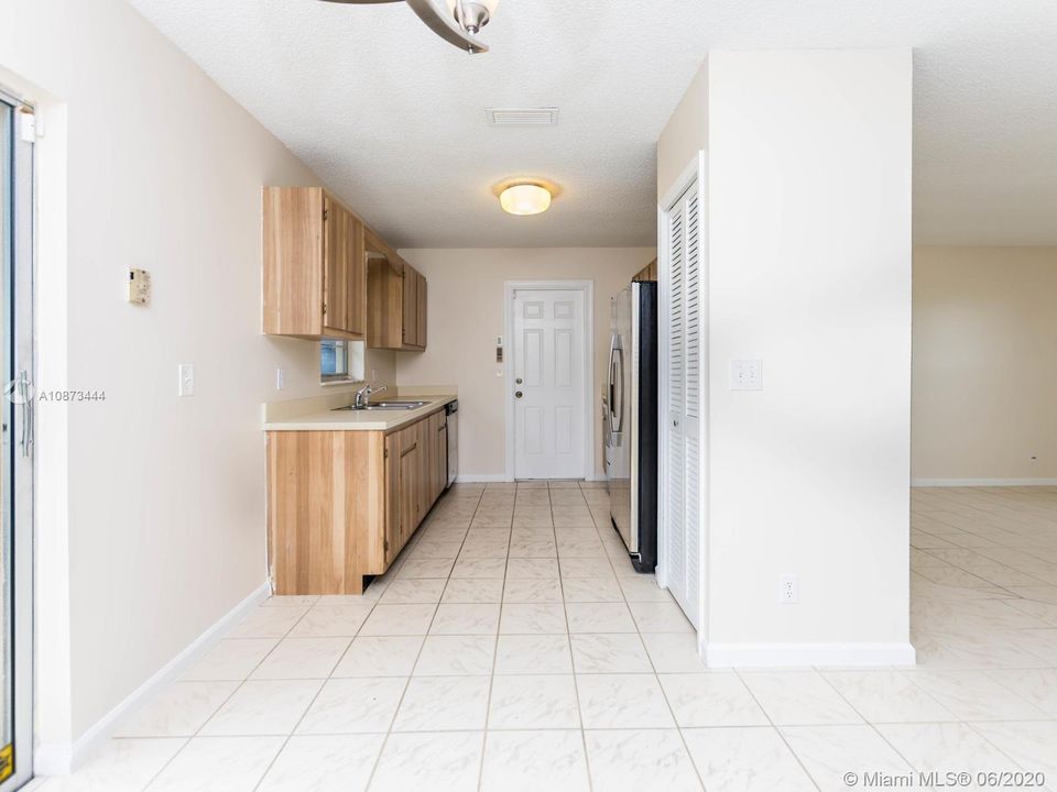 Vendido Recientemente: $260,000 (3 camas, 2 baños, 1144 Pies cuadrados)