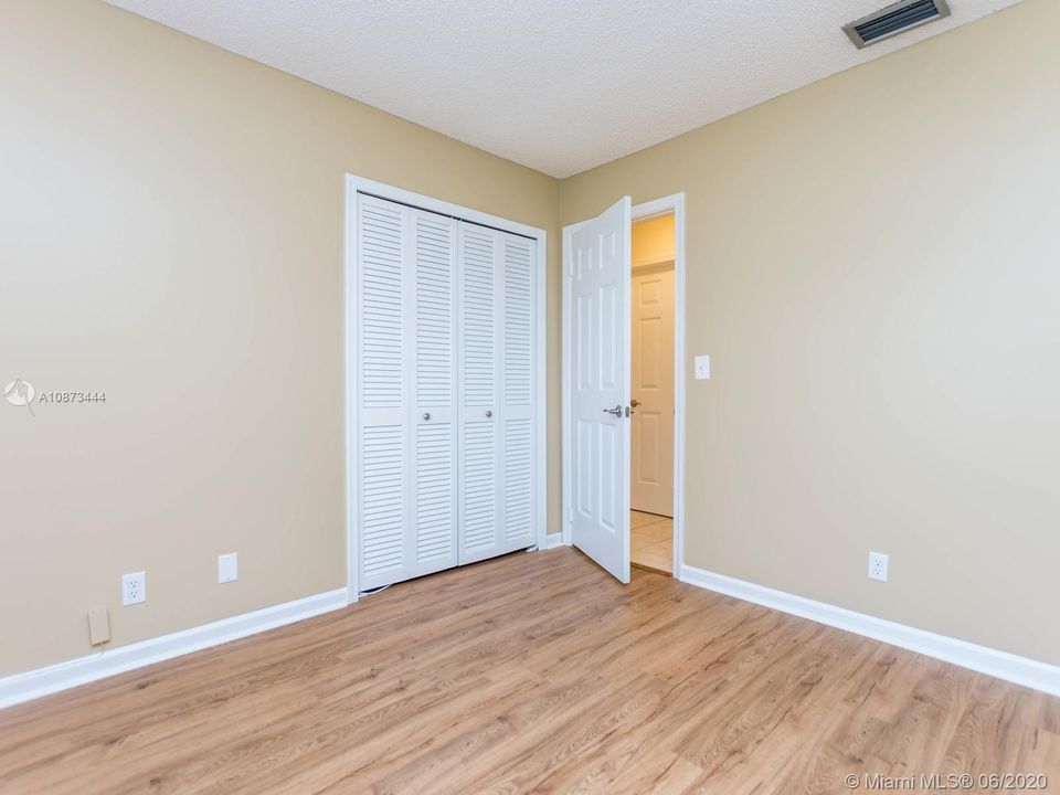 Vendido Recientemente: $260,000 (3 camas, 2 baños, 1144 Pies cuadrados)