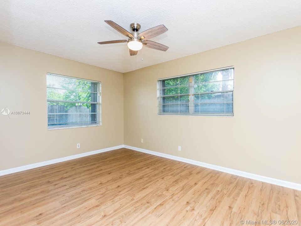 Vendido Recientemente: $260,000 (3 camas, 2 baños, 1144 Pies cuadrados)