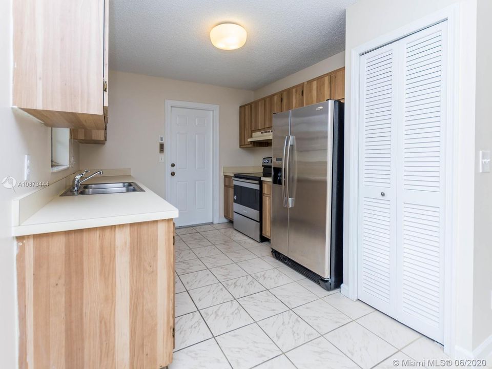 Vendido Recientemente: $260,000 (3 camas, 2 baños, 1144 Pies cuadrados)