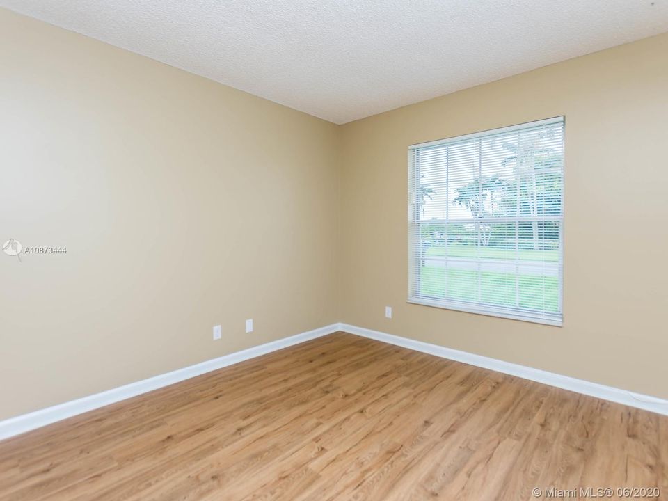 Vendido Recientemente: $260,000 (3 camas, 2 baños, 1144 Pies cuadrados)