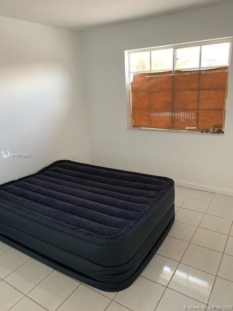 Recently Sold: $280,000 (3 beds, 2 baths, 1190 Square Feet)