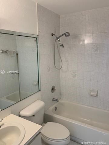 Recently Sold: $280,000 (3 beds, 2 baths, 1190 Square Feet)