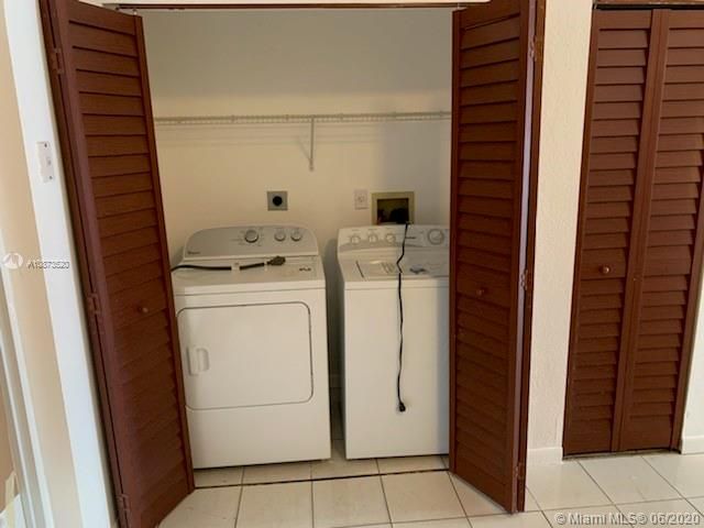Recently Sold: $280,000 (3 beds, 2 baths, 1190 Square Feet)