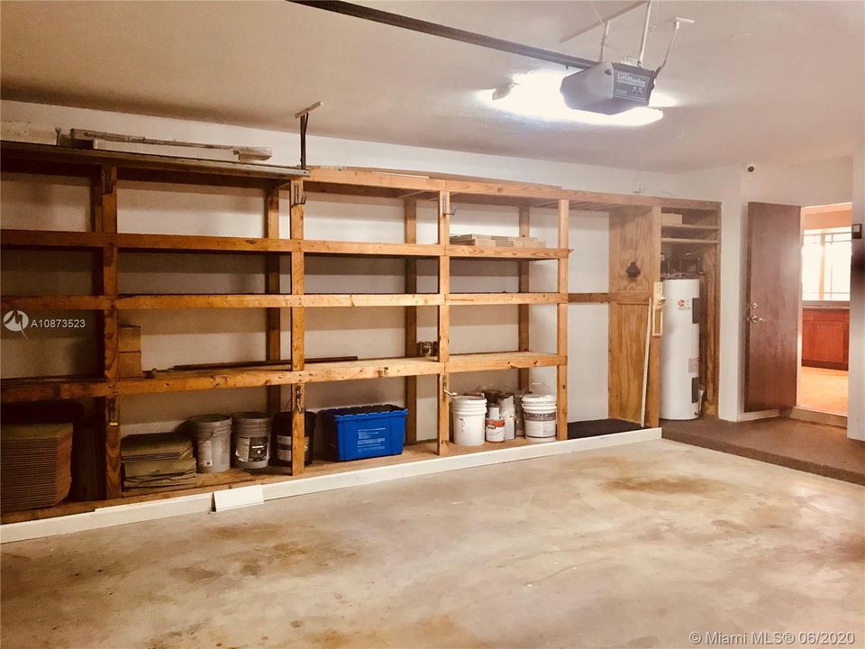 Recently Rented: $3,000 (3 beds, 2 baths, 1777 Square Feet)