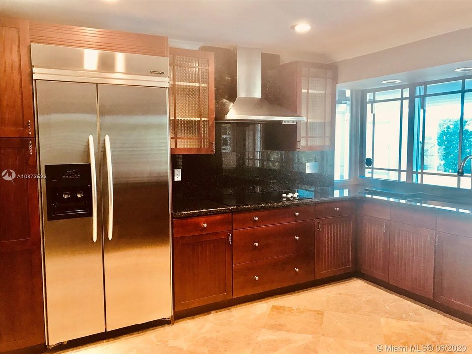 Recently Rented: $3,000 (3 beds, 2 baths, 1777 Square Feet)