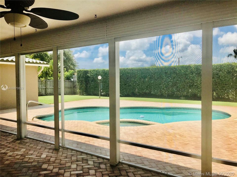 Recently Rented: $3,000 (3 beds, 2 baths, 1777 Square Feet)