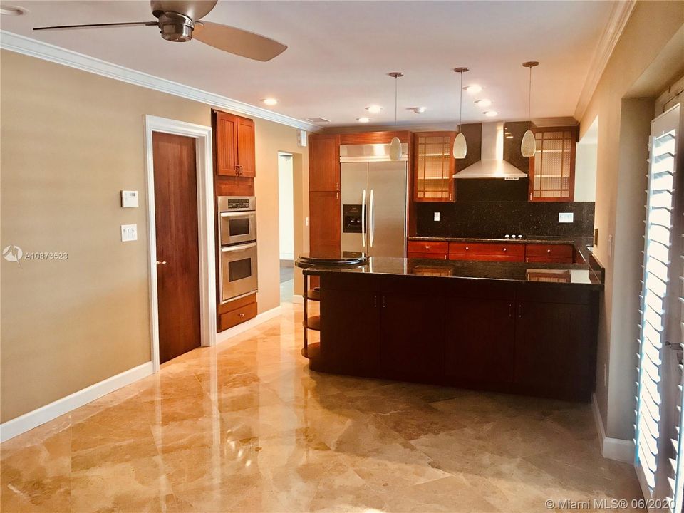 Recently Rented: $3,000 (3 beds, 2 baths, 1777 Square Feet)