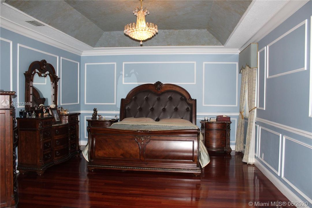 Recently Rented: $5,000 (6 beds, 4 baths, 4028 Square Feet)