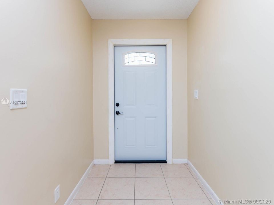 Vendido Recientemente: $349,999 (3 camas, 2 baños, 1153 Pies cuadrados)