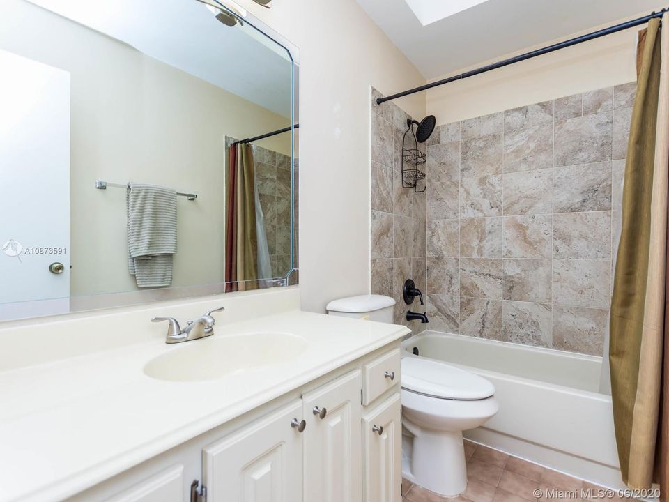 Vendido Recientemente: $349,999 (3 camas, 2 baños, 1153 Pies cuadrados)