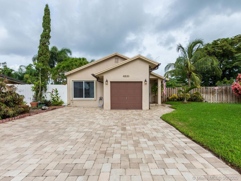 Vendido Recientemente: $349,999 (3 camas, 2 baños, 1153 Pies cuadrados)