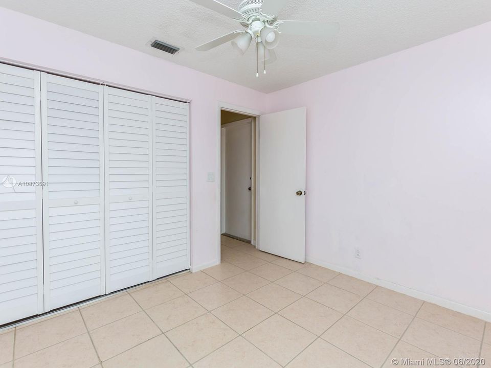 Vendido Recientemente: $349,999 (3 camas, 2 baños, 1153 Pies cuadrados)