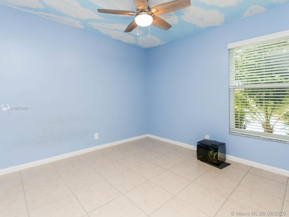 Vendido Recientemente: $349,999 (3 camas, 2 baños, 1153 Pies cuadrados)