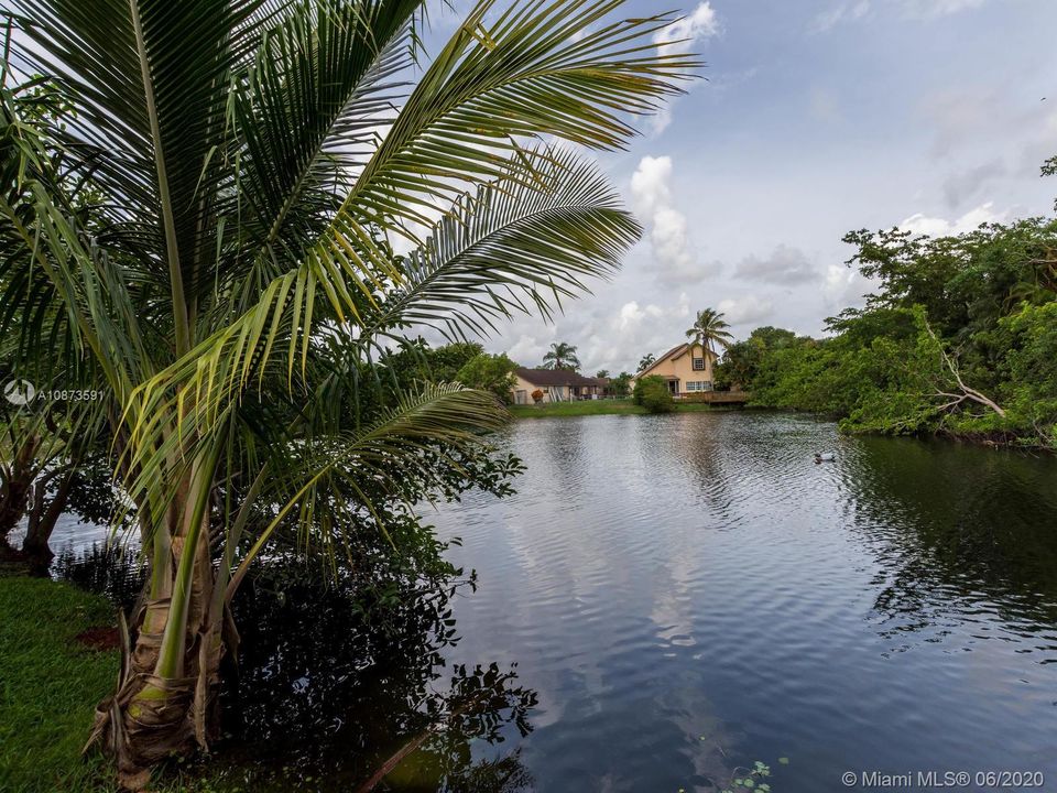 Vendido Recientemente: $349,999 (3 camas, 2 baños, 1153 Pies cuadrados)