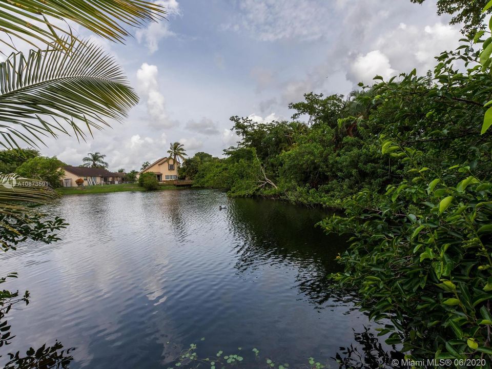 Vendido Recientemente: $349,999 (3 camas, 2 baños, 1153 Pies cuadrados)